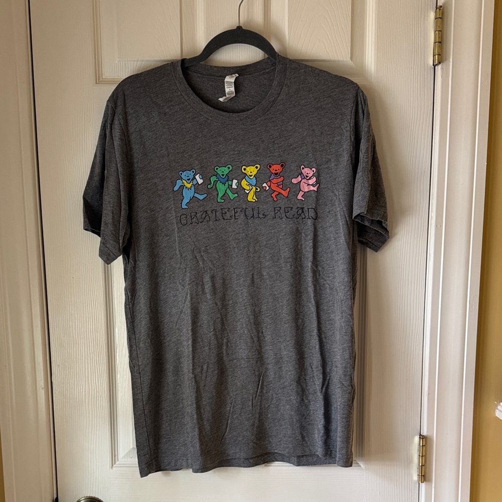 Gray Grateful Read T-Shirt with Colorful Bears